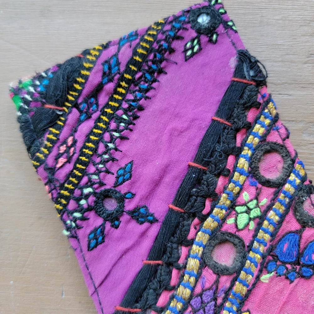 🪬🍄 Free People Boho Embroidered Repurposed vtg banjara hippie Wallet card case